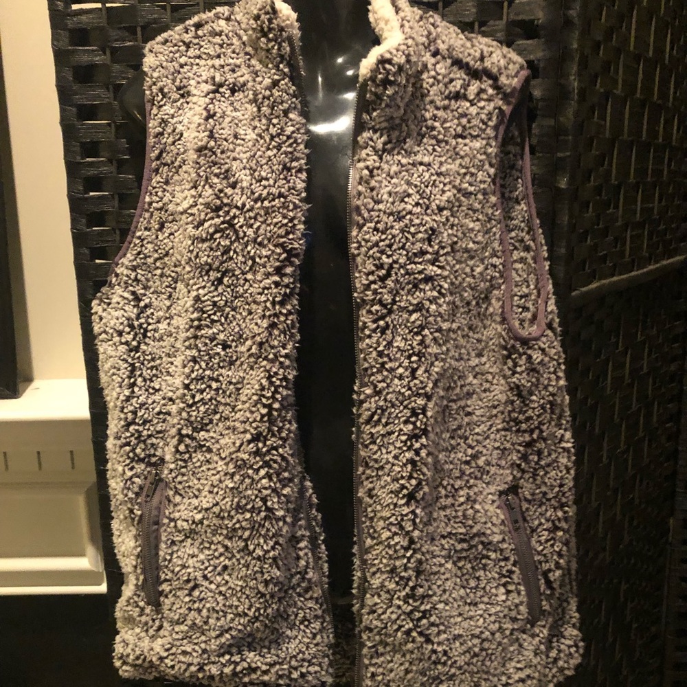 Thread Supply vest